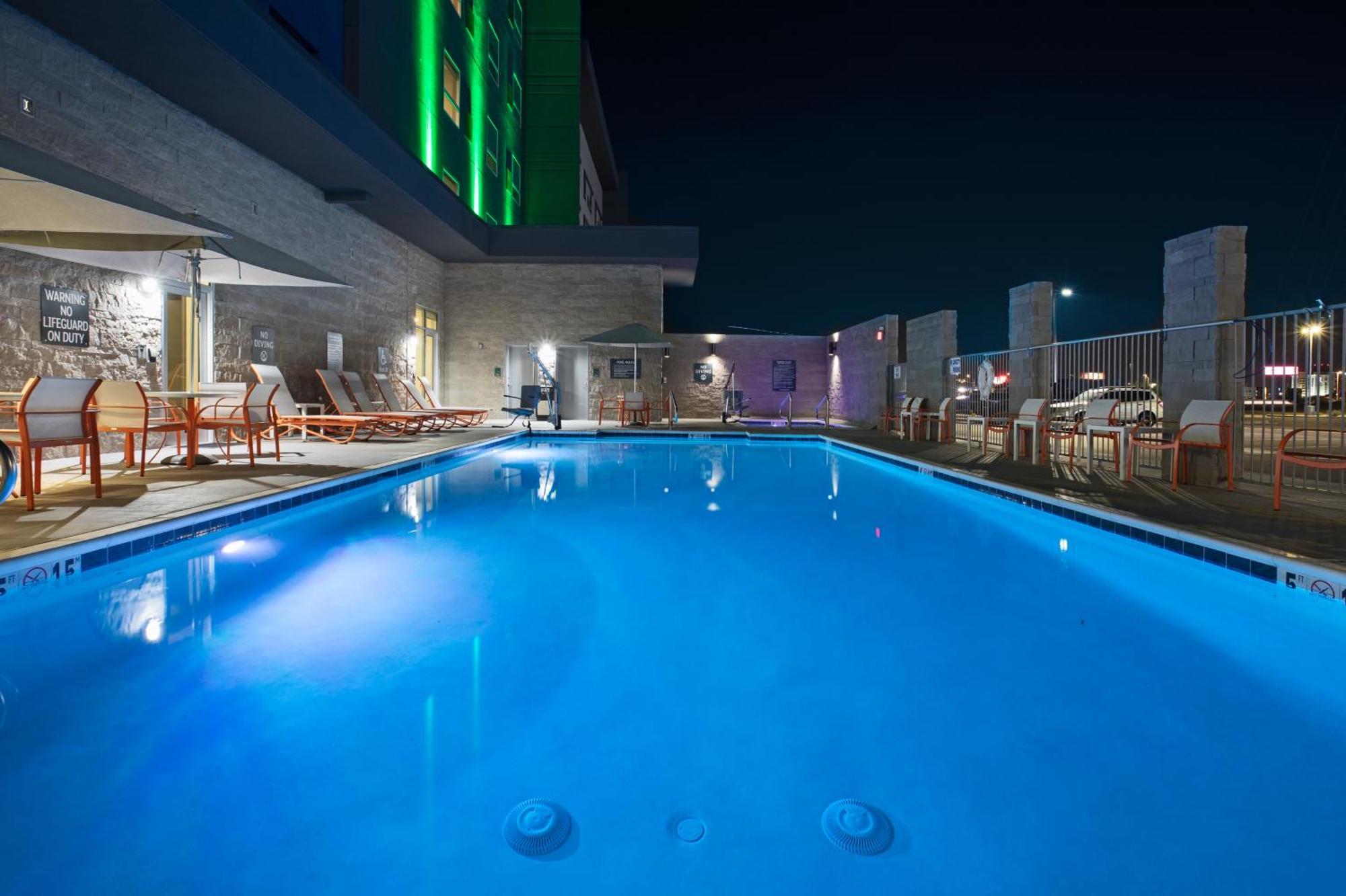 Holiday Inn Glendale - Stadium & Ent Dist By Ihg Eksteriør billede