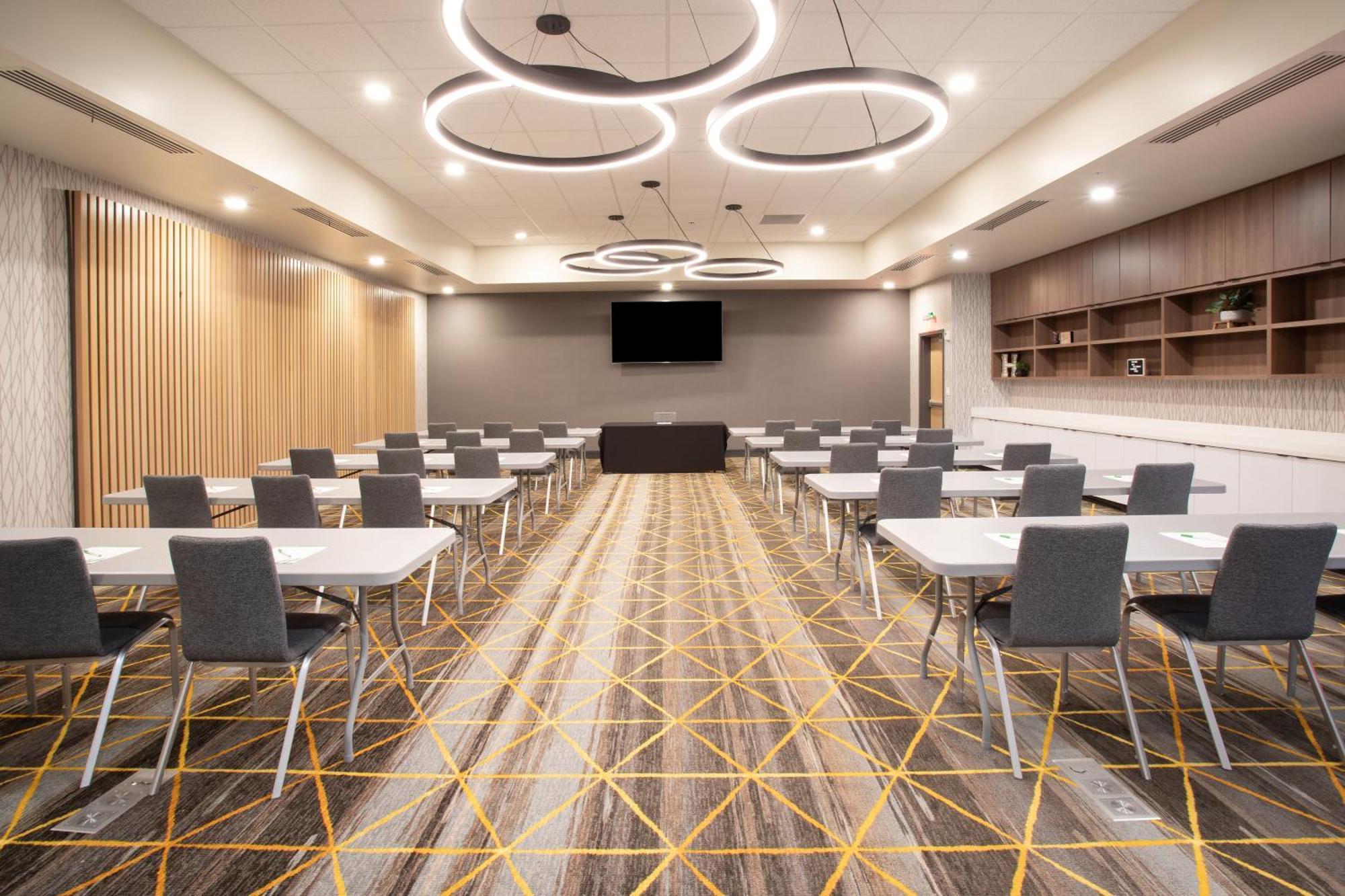 Holiday Inn Glendale - Stadium & Ent Dist By Ihg Eksteriør billede