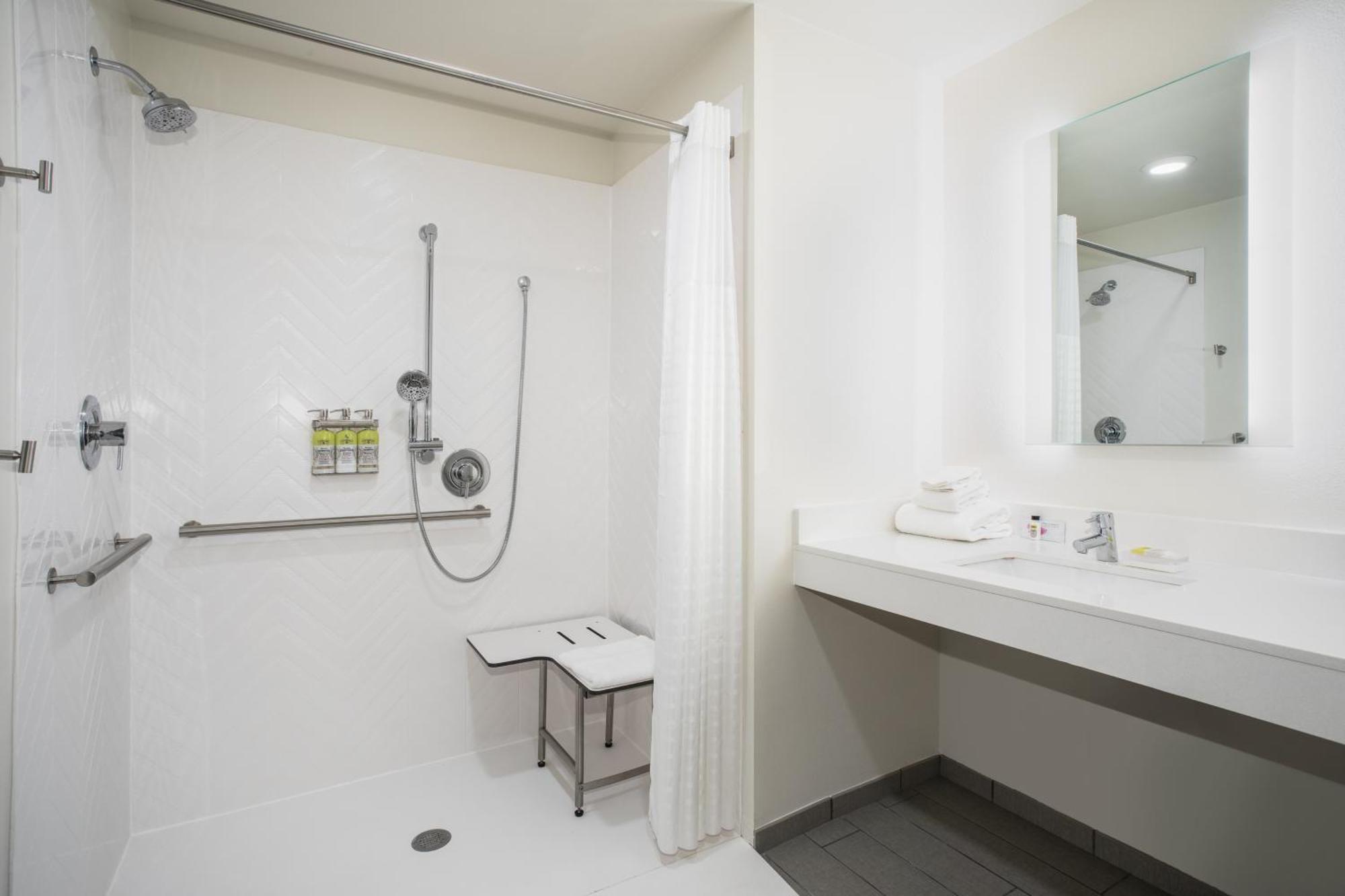 Holiday Inn Glendale - Stadium & Ent Dist By Ihg Eksteriør billede